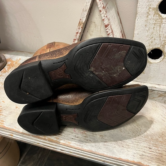 Ariat Two-Tone Mens Broken In Cowboy Boots 9.5 D - Picture 2 of 9